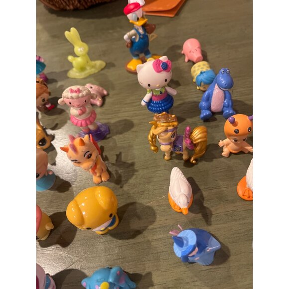 Lot Of 50+ Mixed Miniature Figurines & Toys Including Hello Kitty Disney Princes - Picture 5 of 5